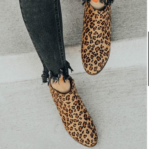 Wild Leopard Cheetah Print Flat Heel Ankle Booties - Picture 3 of 5